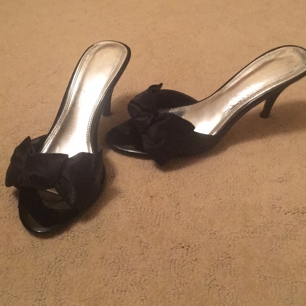 White House Black Market Black Heels with Bow Detail